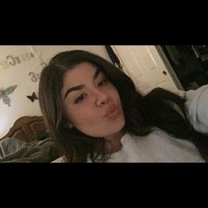 Meet your Posher, Briana